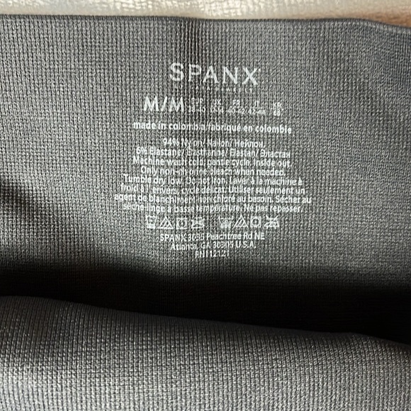 SPANX Black Camo leggings size Medium - Picture 6 of 6